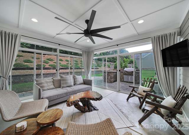 Property at 11216 Preservation Ln, Charlotte, NC 28278, 5 beds, 3 baths