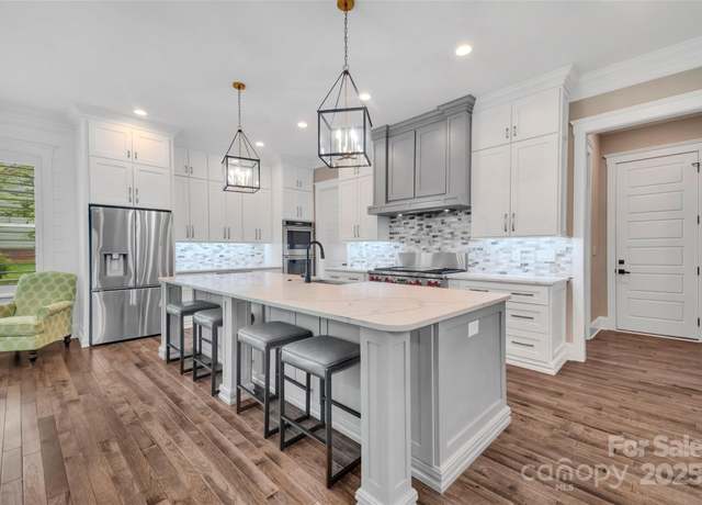 Property at 1622 Hunters Place Rd, York, SC 29745, 4 beds, 3.5 baths