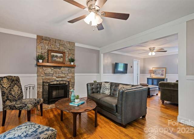 Property at 48 Medford Ave, Waynesville, NC 28786, 2 beds, 2 baths