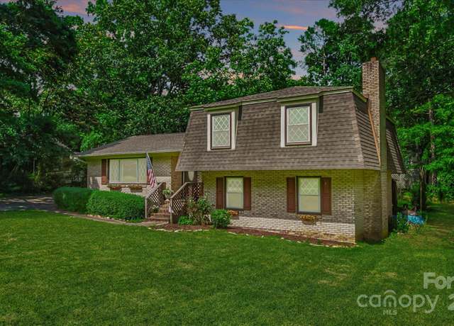 Property at 121 Pelham Ln, Fort Mill, SC 29715, 4 beds, 2 baths