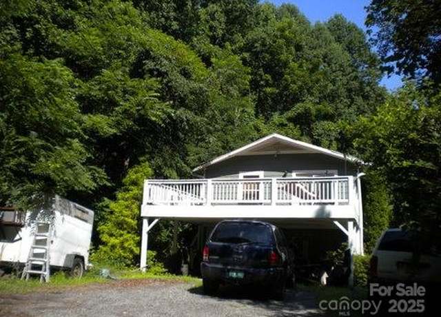 Property at 29 Toad Dr, Asheville, NC 28806, 4 beds, 2 baths