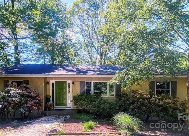 Property at 212 White Pine Rd S, Blowing Rock, NC 28605, 3 beds, 3 baths