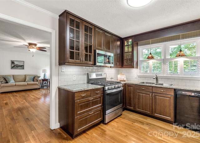 Property at 289 Tanager Dr, York, SC 29745, 3 beds, 2 baths