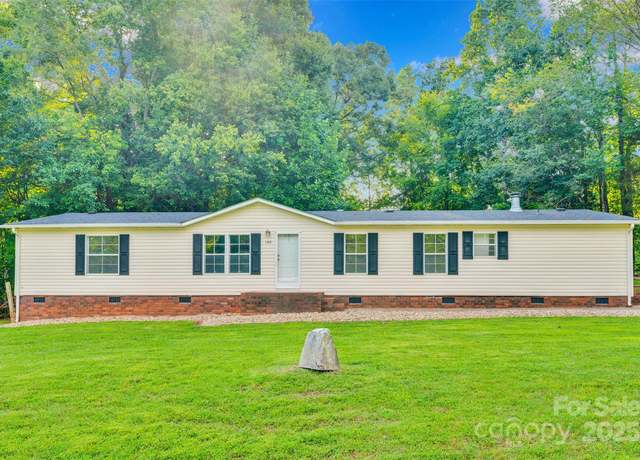 Property at 166 Crystal Bay Dr, Mooresville, NC 28115, 3 beds, 2 baths