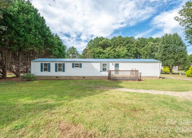 Property at 2273 Sigmon Dairy Rd, Newton, NC 28658, 2 beds, 2 baths