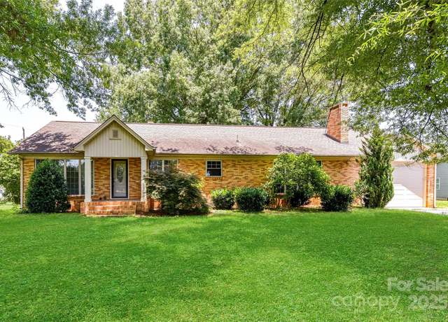 Property at 7770 Sherrills Ford Rd, Sherrills Ford, NC 28673, 3 beds, 2 baths
