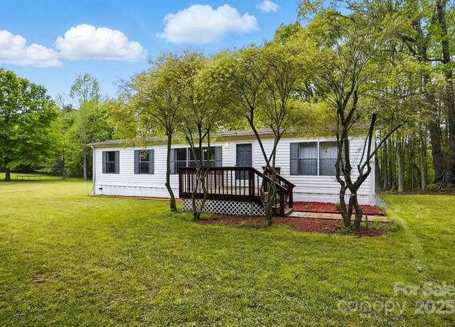 Property at 621 Harper Davis Rd, Lake Wylie, SC 29710, 3 beds, 2 baths