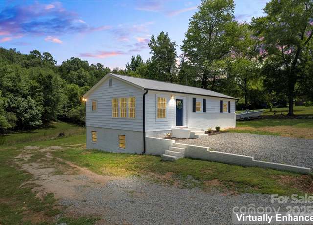 Property at 1034 Patton Ave, Albemarle, NC 28001, 3 beds, 1 bath