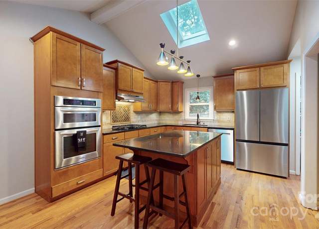 Property at 707 Knollwood Ct, Rock Hill, SC 29732, 3 beds, 2.5 baths