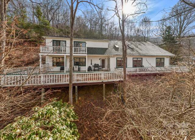 Property at 53 Hackberry Ln, Waynesville, NC 28785, 4 beds, 3 baths