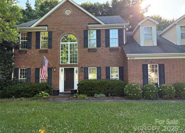 Property at 8927 Bryson Bend Dr, Charlotte, NC 28277, 4 beds, 2.5 baths