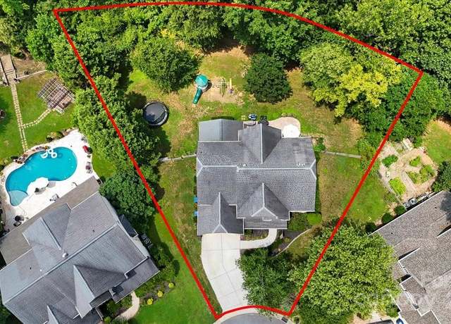 Property at 1800 Robbins Meadows Dr, Waxhaw, NC 28173, 6 beds, 3 baths