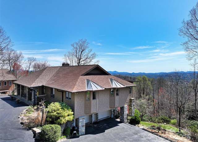 Property at 300 Roberts Dr, Hendersonville, NC 28739, 3 beds, 3 baths
