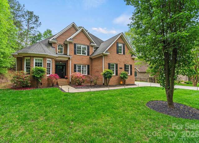 Property at 8032 Turnberry Ln, Stanley, NC 28164, 5 beds, 3 baths