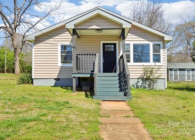 Property at 604 Rankin Ave, Mount Holly, NC 28120, 3 beds, 2 baths