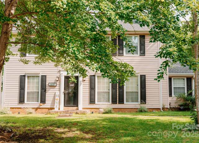 Property at 1699 Riverdale Dr, Rock Hill, SC 29732, 4 beds, 2.5 baths