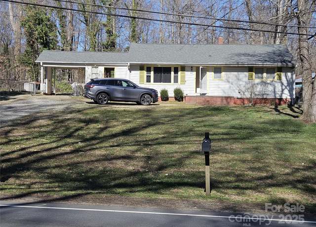 Property at 5924 Freedom Dr, Charlotte, NC 28214, 3 beds, 1.5 baths