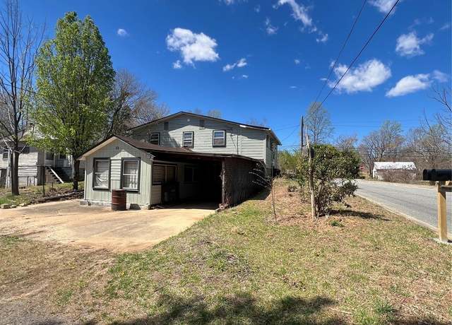 Property at 61 W Woodlawn St, Marion, NC 28752, 2 beds, 2 baths