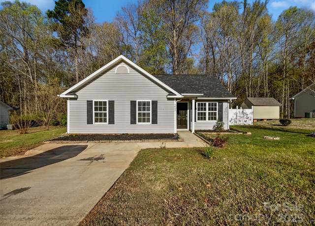 Property at 5407 Windy Valley Dr, Charlotte, NC 28208, 3 beds, 2 baths