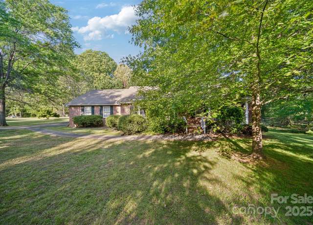 Property at 8222 Henry Harris Rd, Fort Mill, SC 29707, 3 beds, 2.5 baths