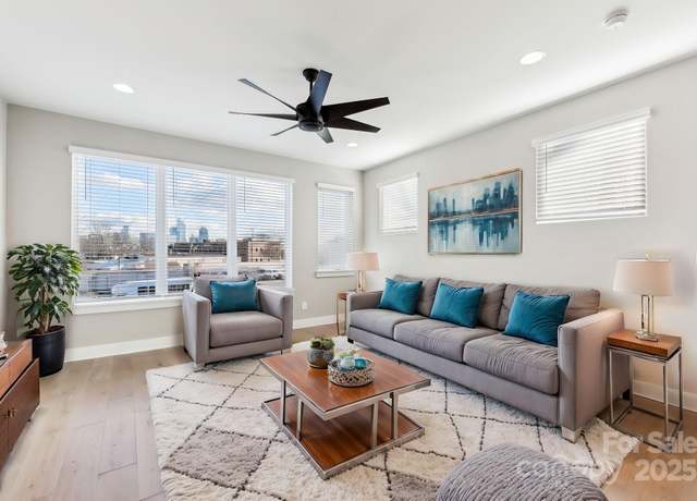 Property at 1927 W Trade St, Charlotte, NC 28216, 3 beds, 3.5 baths
