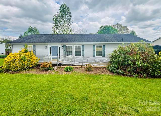 Property at 16 English Oaks Dr, Candler, NC 28715, 3 beds, 2 baths