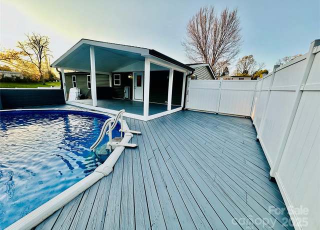 Property at 980 Olde Creek Trl, Concord, NC 28025, 3 beds, 2 baths