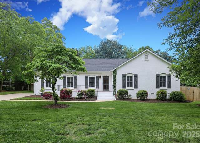 Property at 6036 Sharon Acres Rd, Charlotte, NC 28210, 4 beds, 2 baths