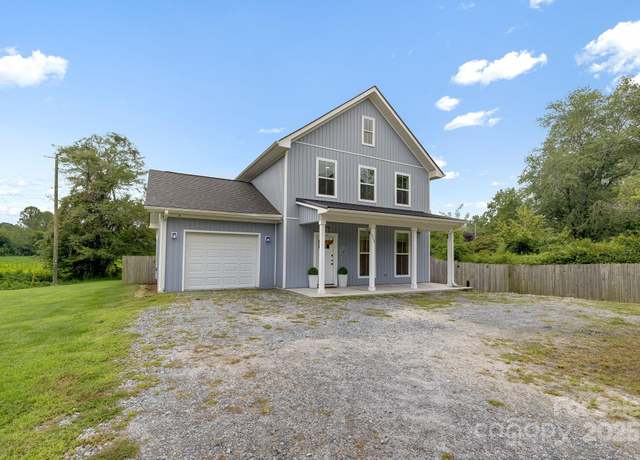 Property at 523 Shepherd St, Hendersonville, NC 28792, 3 beds, 2.5 baths