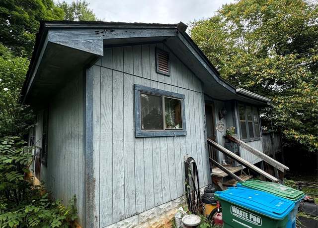 Property at 366 Emma Rd, Asheville, NC 28806, 3 beds, 2 baths