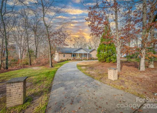 Property at 1115 Stony Point Rd, Kings Mountain, NC 28086, 2 beds, 3 baths
