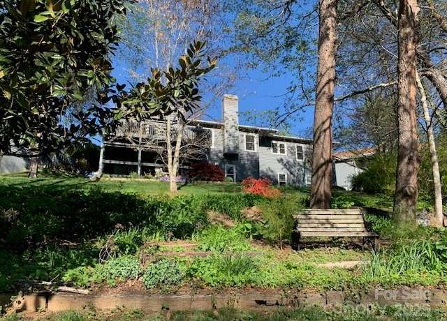 Property at 34 Larkspur Ct, Asheville, NC 28805, 4 beds, 3.5 baths