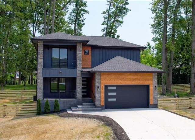 Property at 25 Scott Meadows Dr, Asheville, NC 28806, 2 beds, 2.5 baths