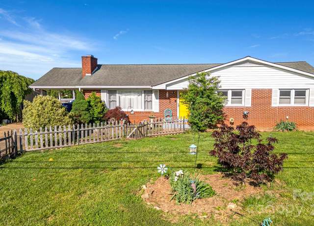 Property at 550 Old Newfound Rd, Leicester, NC 28748, 3 beds, 1.5 baths