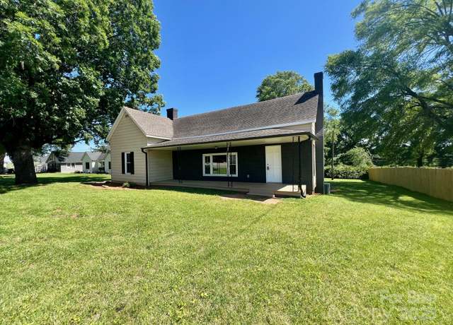 Property at 614 E Main Ave, Taylorsville, NC 28681, 2 beds, 2 baths