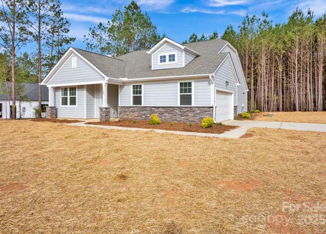 Property at 700 Sunset Pointe Dr, Salisbury, NC 28146, 4 beds, 3 baths