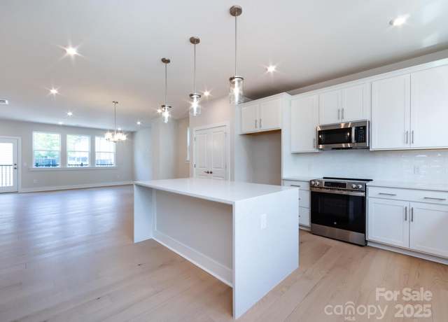 Property at 1518 Levy Way, Charlotte, NC 28205, 3 beds, 3 baths