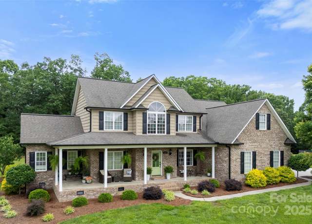 Property at 1533 Ohara Plantation Ct, Dallas, NC 28034, 4 beds, 2.5 baths