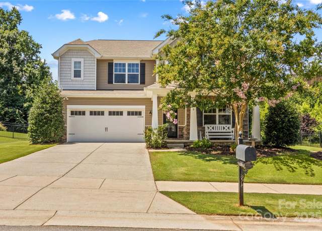 Property at 130 E Warfield Dr, Mooresville, NC 28115, 5 beds, 3 baths