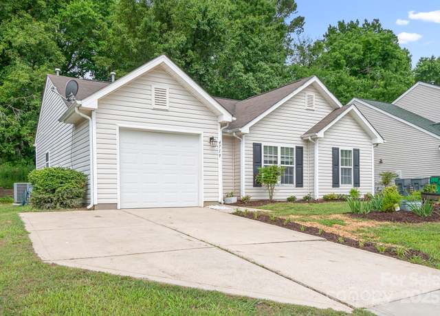 Property at 4719 Sahalee Ln, Charlotte, NC 28216, 3 beds, 2 baths