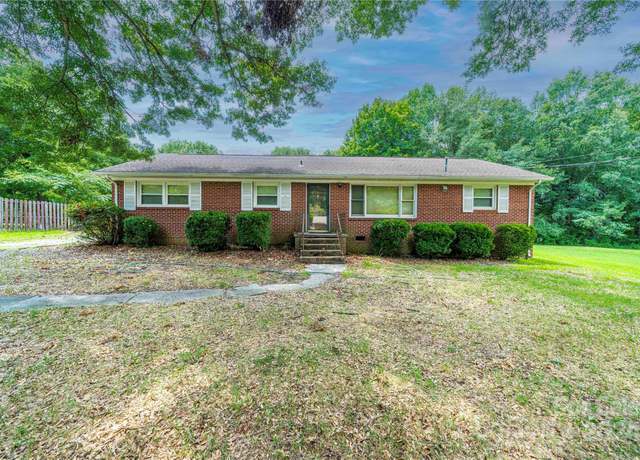 Property at 2501 Twin Ave, Gastonia, NC 28052, 2 beds, 2.5 baths