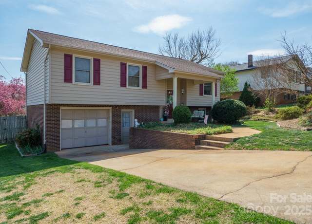 Property at 409 Cardinal Dr, Newton, NC 28658, 3 beds, 2.5 baths