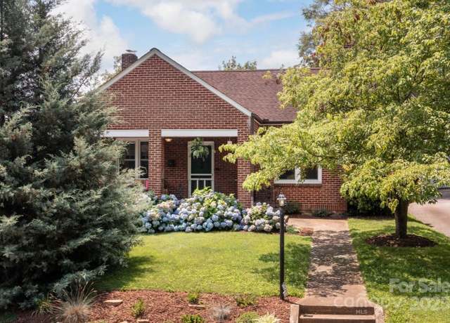 Property at 9 Colonial Pl, Asheville, NC 28804, 3 beds, 2 baths