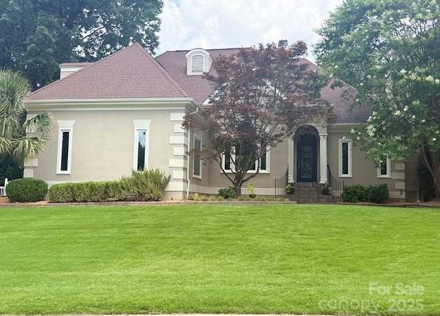 Property at 15724 Eagleview Dr, Charlotte, NC 28278, 5 beds, 4.5 baths