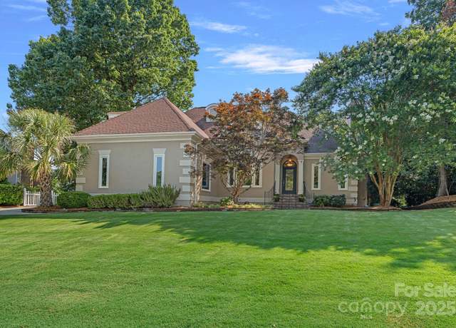 Property at 15724 Eagleview Dr, Charlotte, NC 28278, 5 beds, 4.5 baths