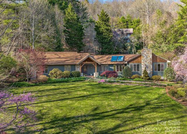 Property at 308 E Sondley Dr, Asheville, NC 28805, 3 beds, 2.5 baths