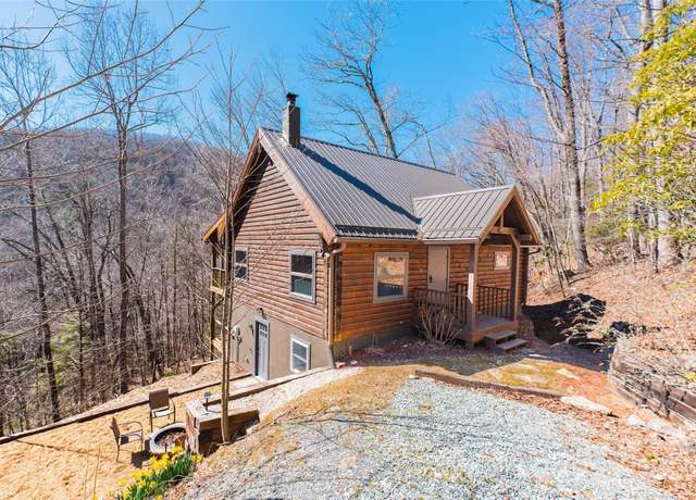 Property at 3925 Blackberry Crest Ln, Lenoir, NC 28645, 3 beds, 2.5 baths