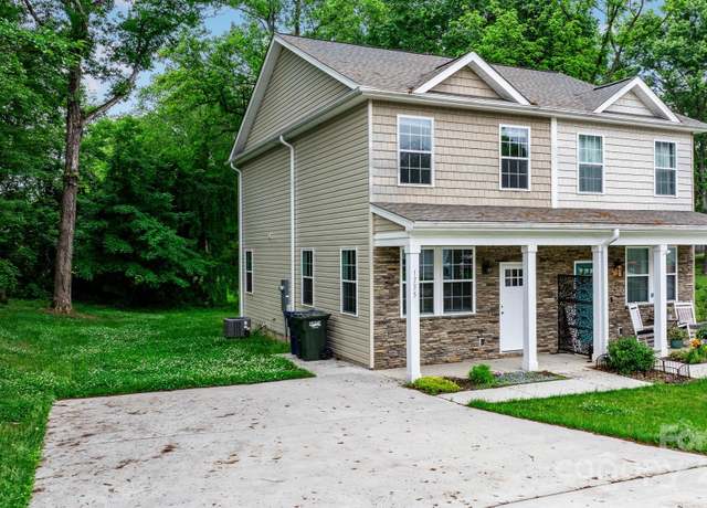 Property at 1735 15th Street Pl NE, Hickory, NC 28601, 3 beds, 1.5 baths