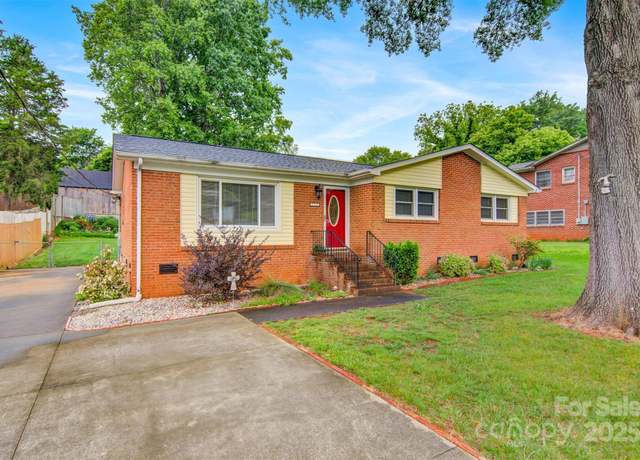 Property at 1405 8th Ave NW, Conover, NC 28613, 3 beds, 1.5 baths