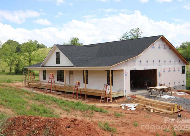 Property at 632 Morlin Acres Dr, Marshall, NC 28753, 3 beds, 2 baths